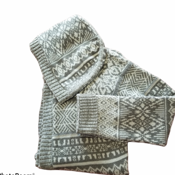 COZY Sweater - Picture 6 of 7